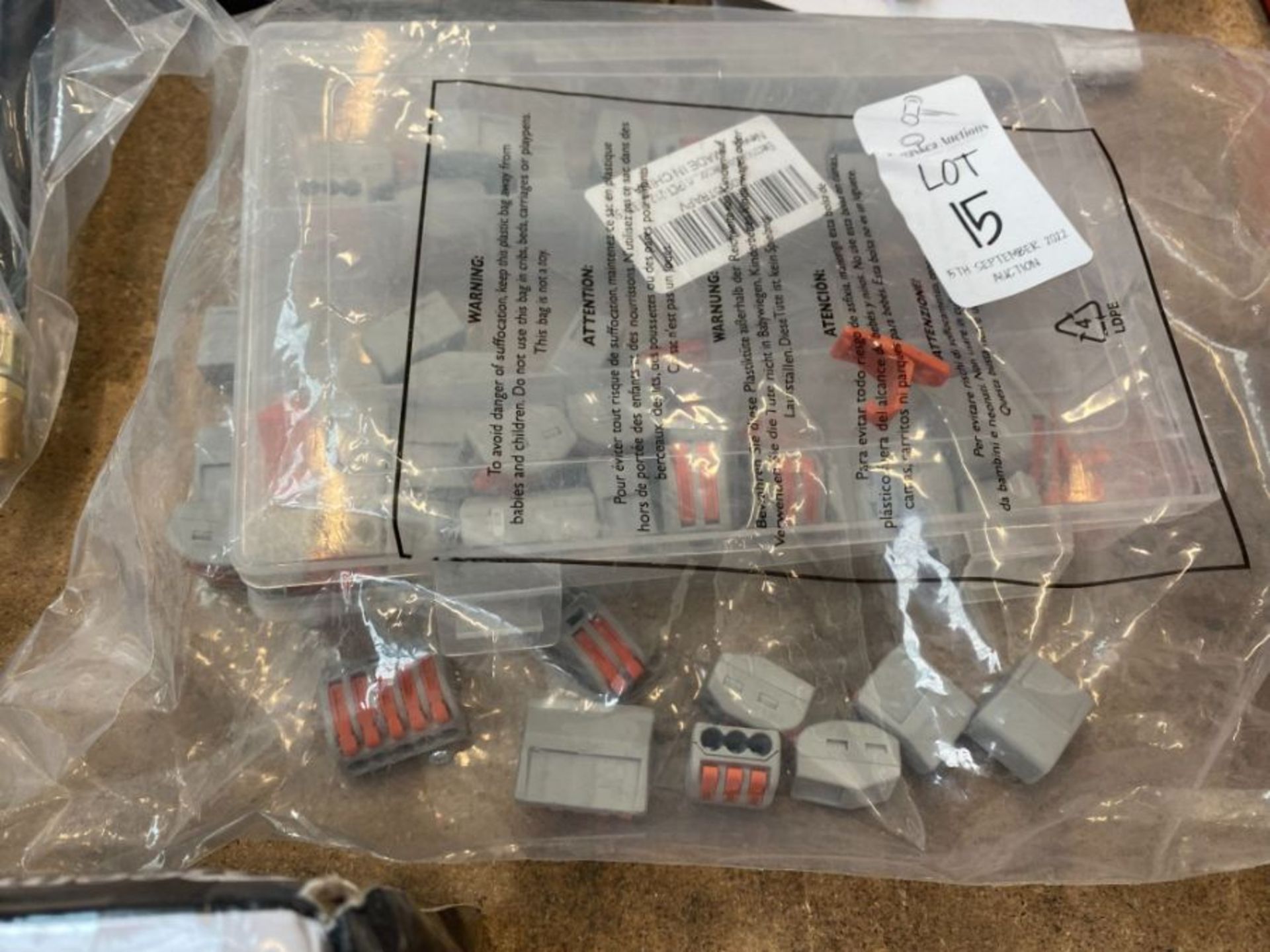 BOX OF ELECTRICAL CONNECTORS