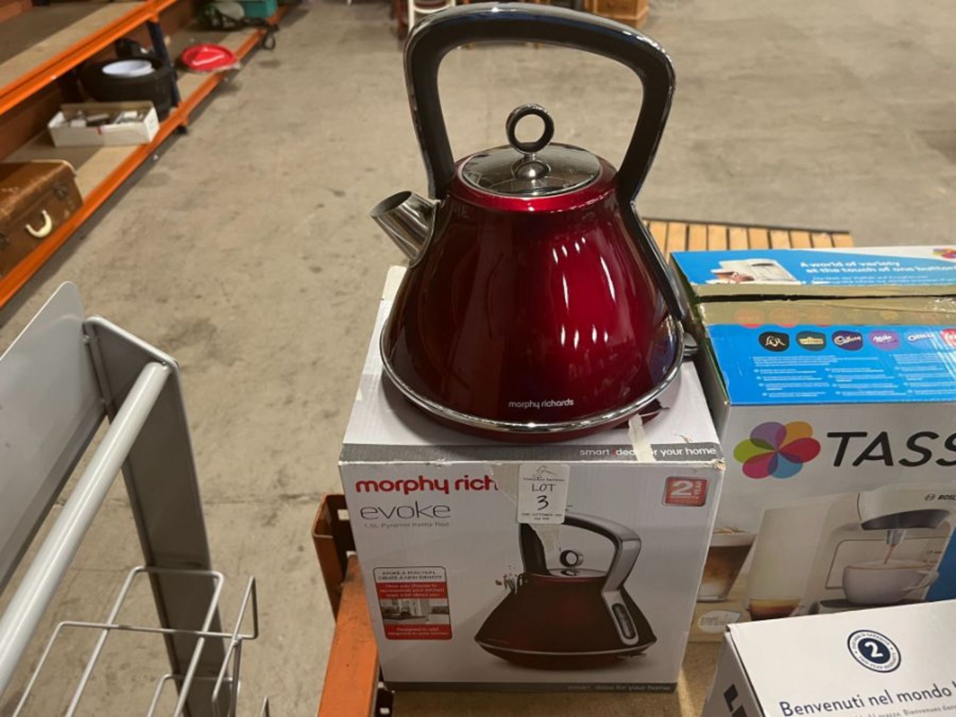 MORPHY RICHARDS EVOKE 1.5L PYRAMID KETTLE - RED (WORKING)