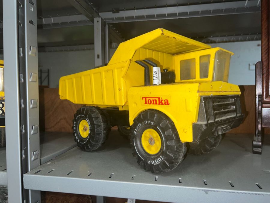 TONKA DUMP TRUCK TOY