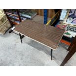 RETRO COFFEE TABLE