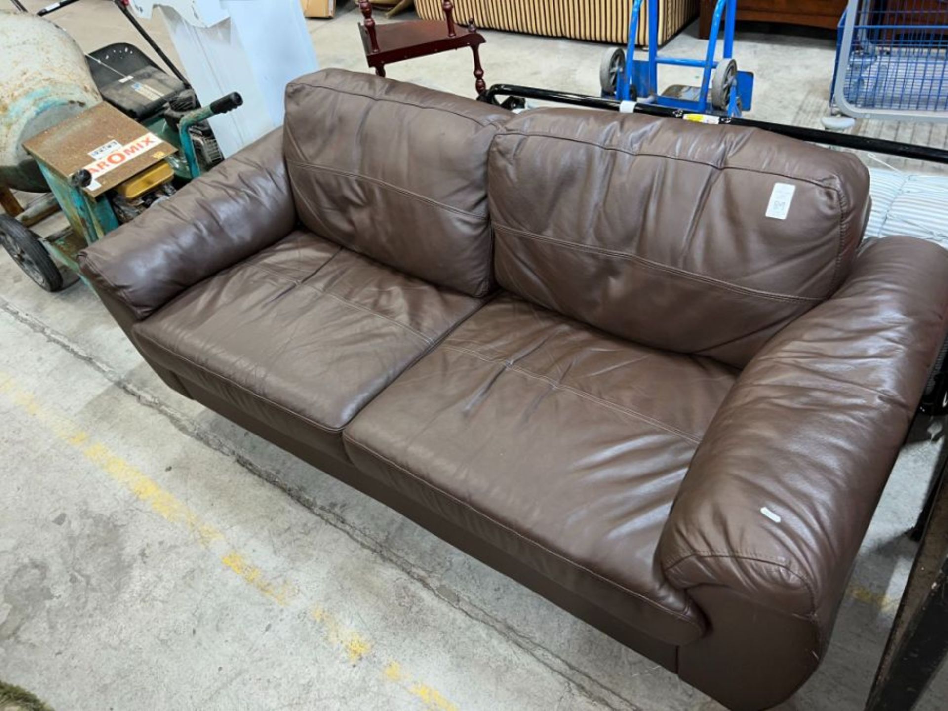 BROWN LEATHER 2 SEATER SOFA (CLEAN)