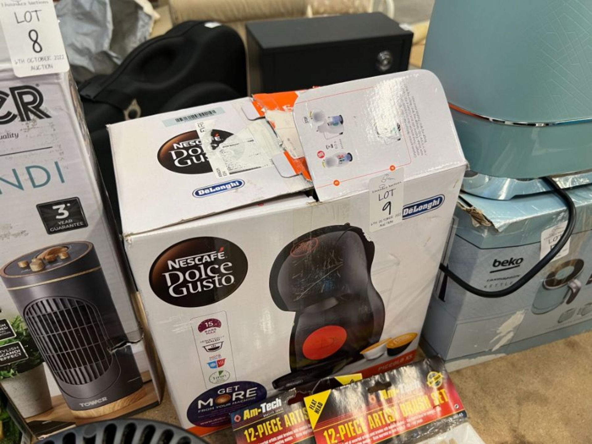 DELONGHI NESCAFE DOLCE GUSTO COFFEE MACHINE