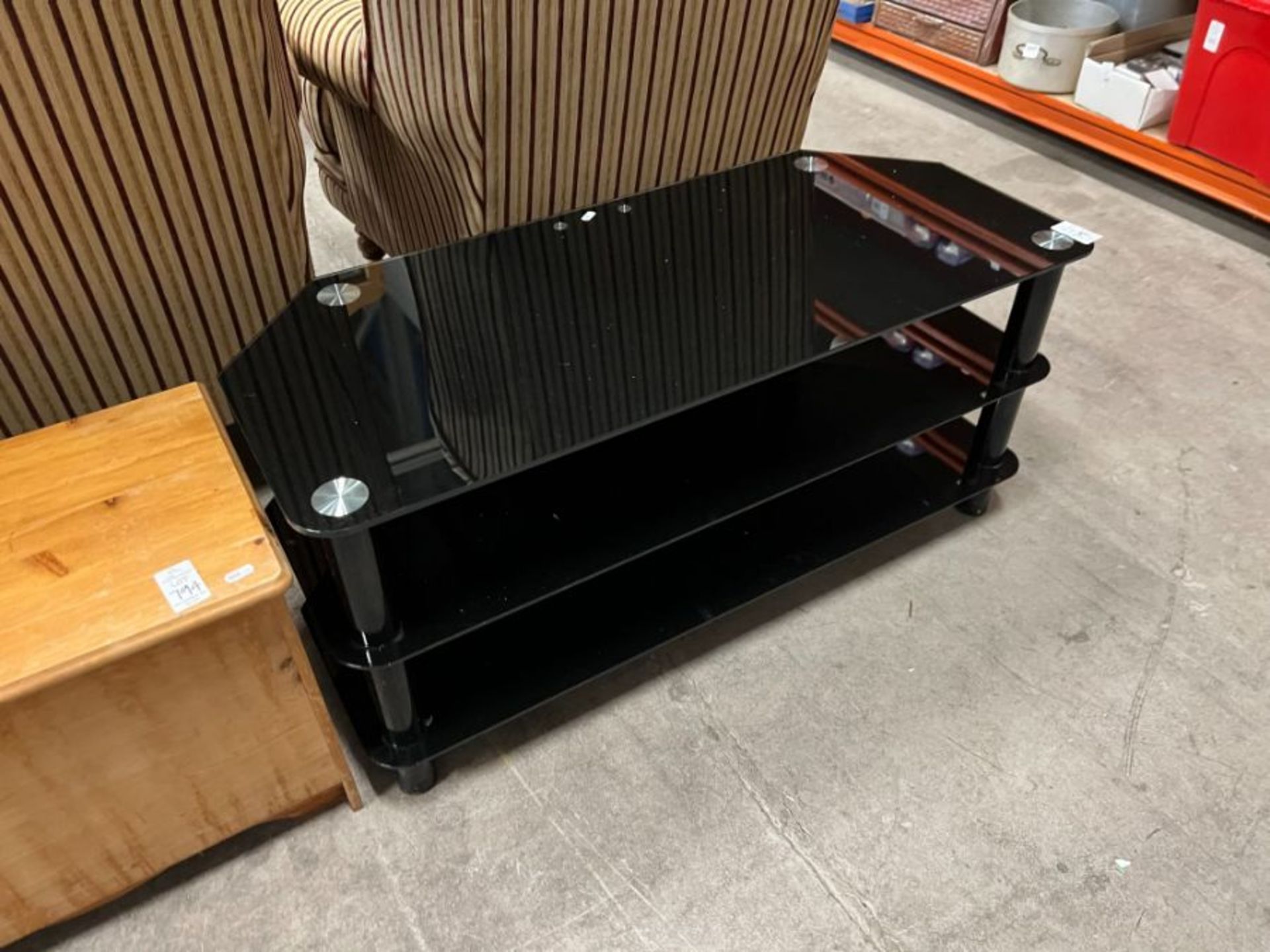 BLACK GLASS TV UNIT