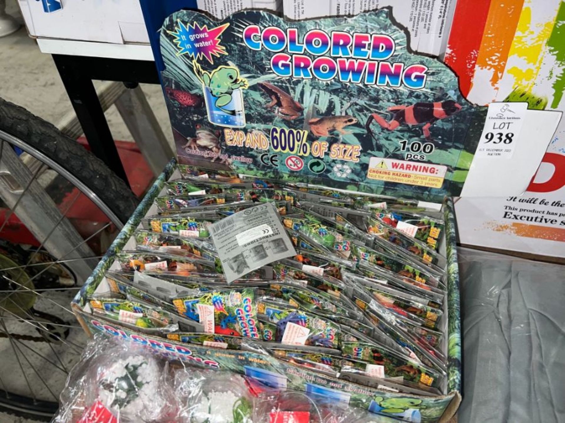 FULL RETAIL BOX OF COLORED GROWING ANIMALS (NEW)