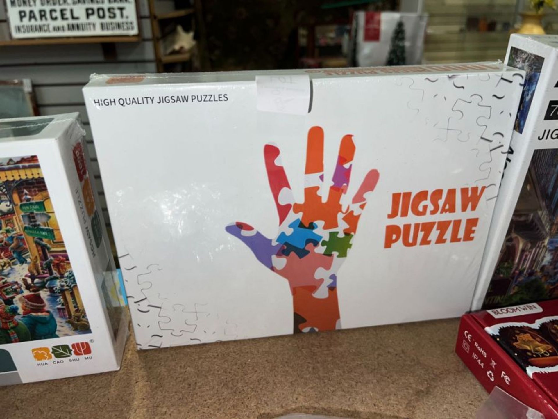 HAND 1000 PIECE JIGSAW PUZZLE (NEW)