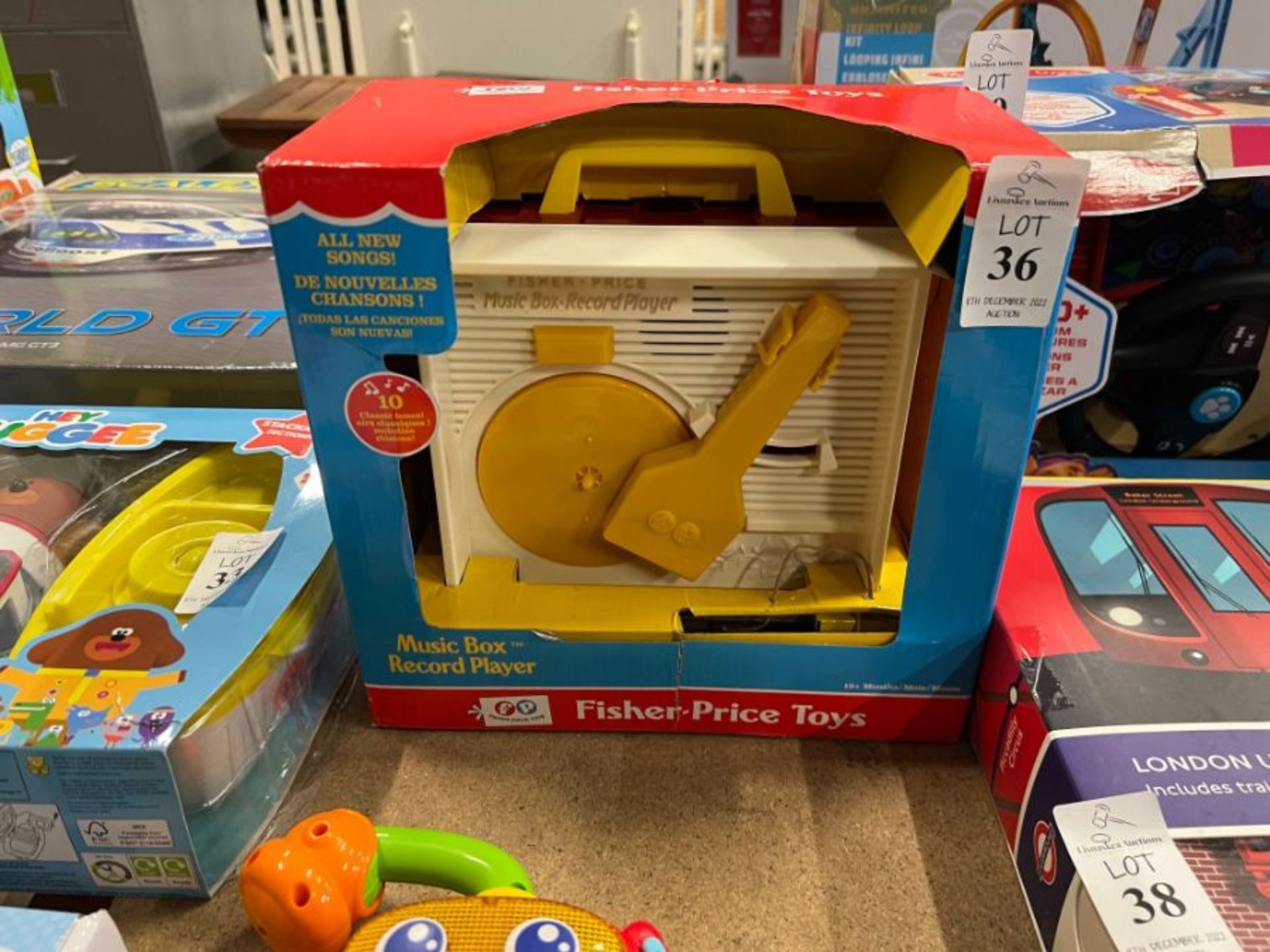 FISHER-PRICE MUSIC BOX RECORD PLAYER