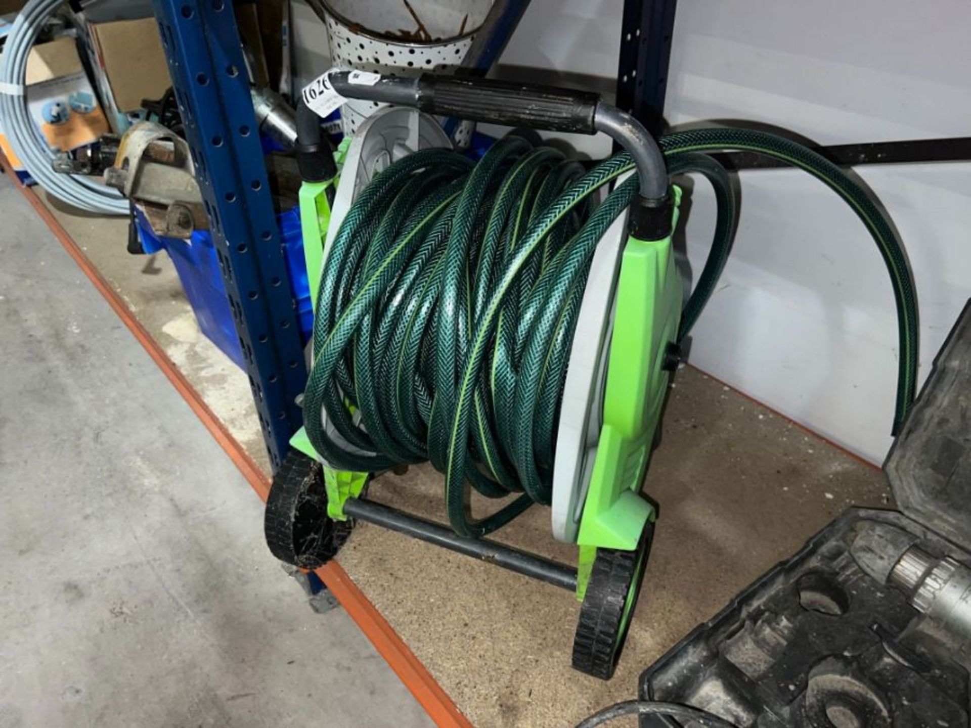 GARDEN HOSE WITH REEL