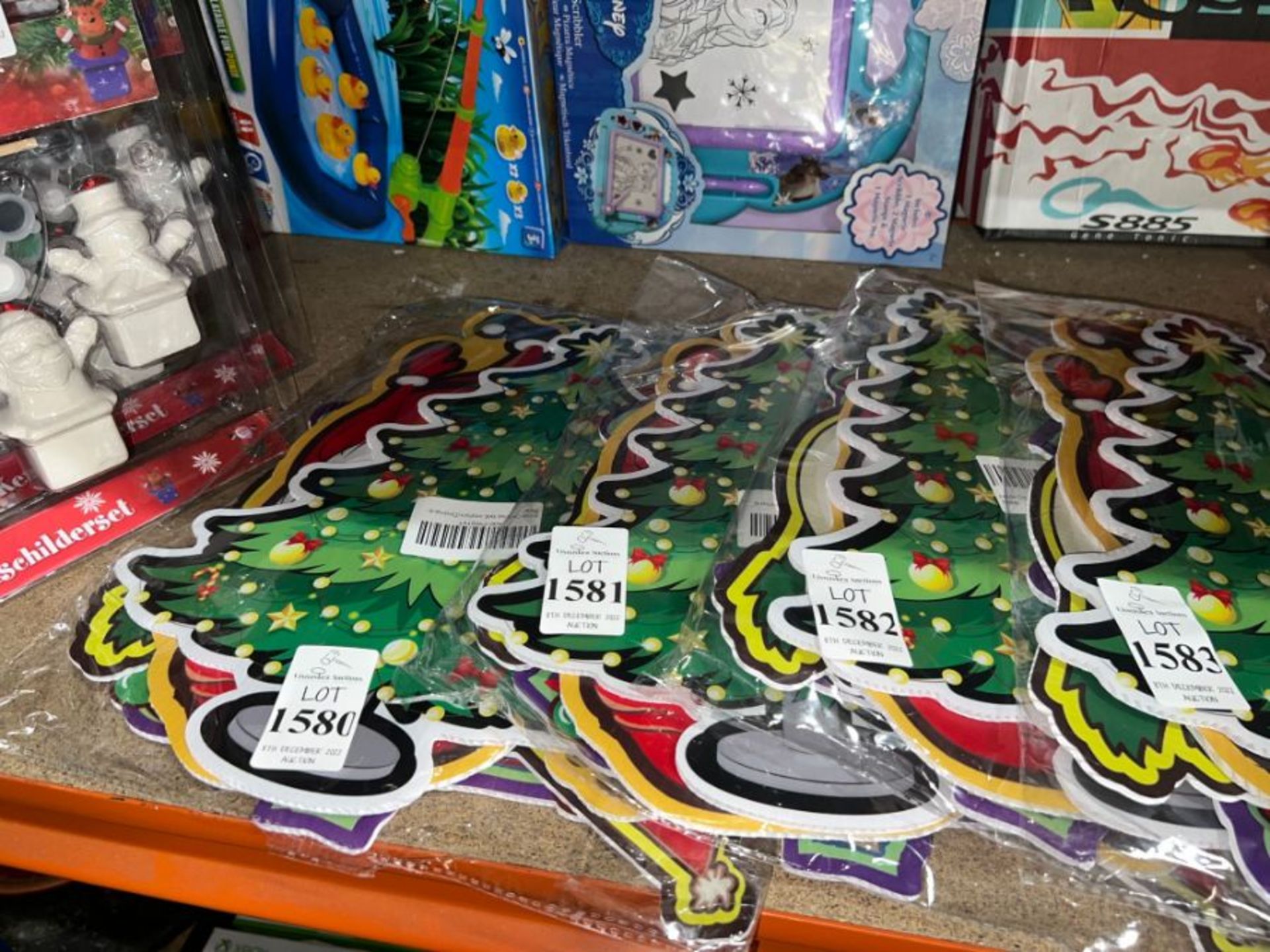 PACK OF CHRISTMAS DECORATIONS (NEW)