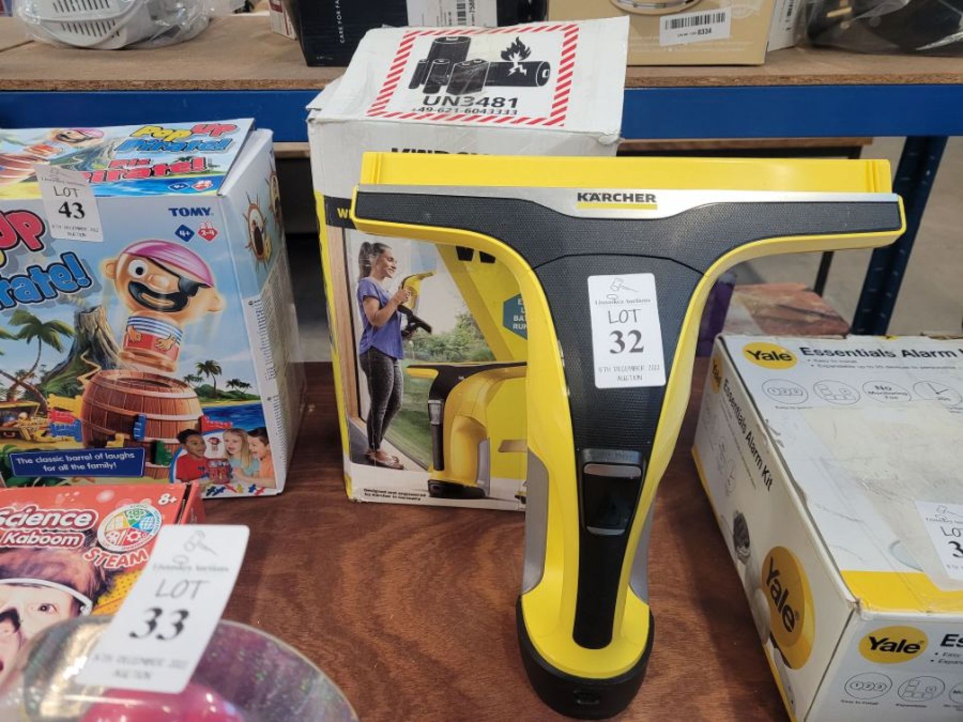 KARCHER WINDOW VAC (WORKING)