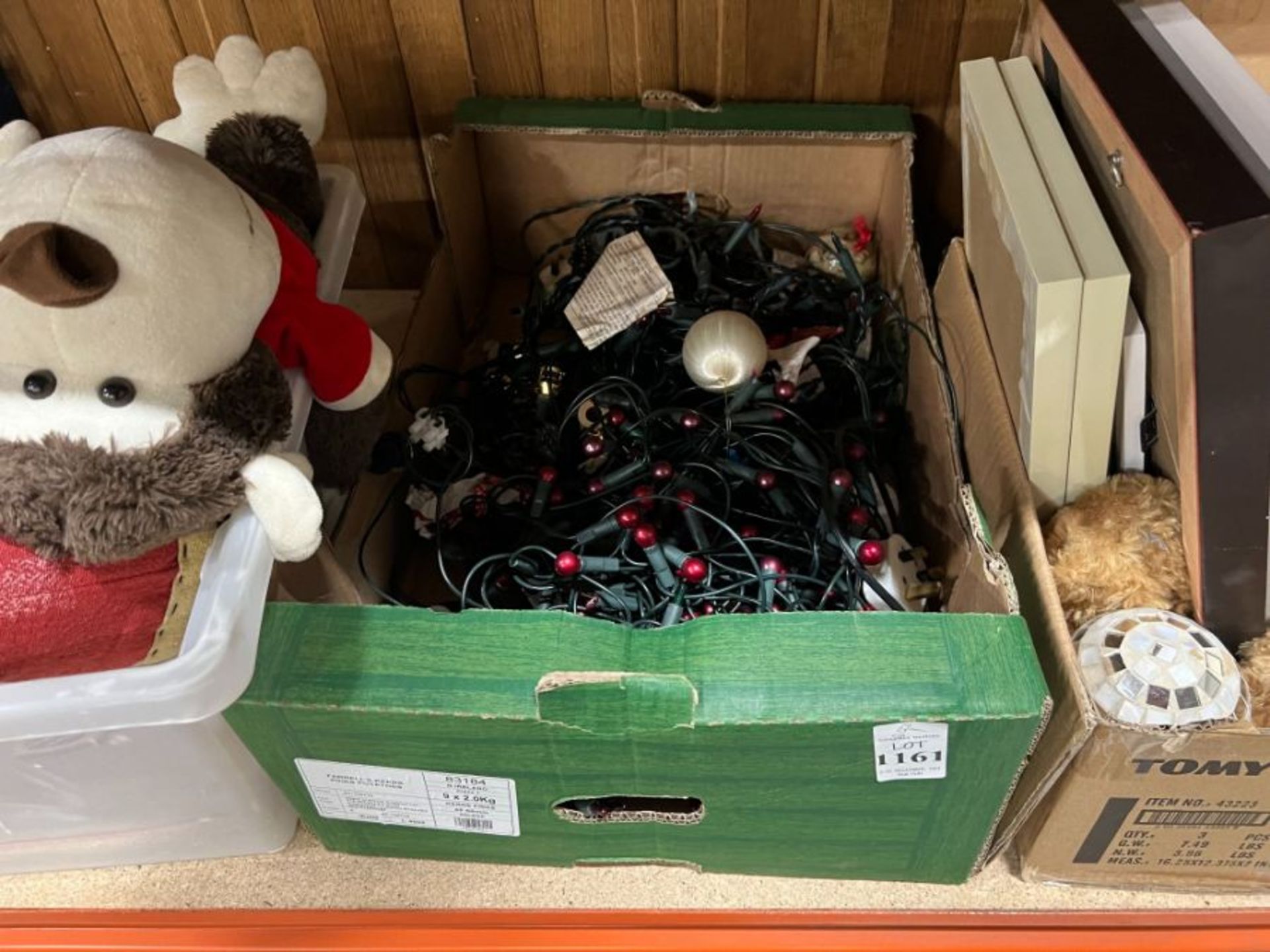 BOX OF CHRISTMAS ITEMS