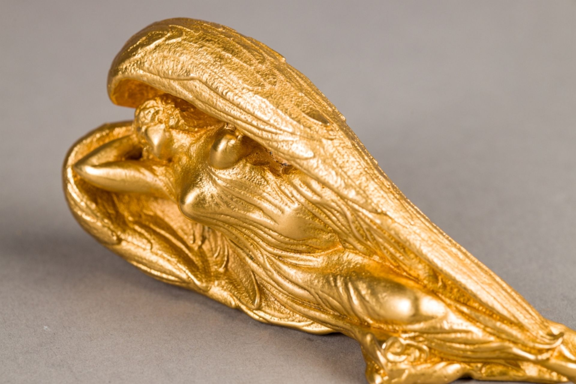 Fuchs, Ernst (1930 - 2015) Guardian Angel, 2013 Gold-plated Metal Casting made of Tin Alloy Signed - Image 2 of 5