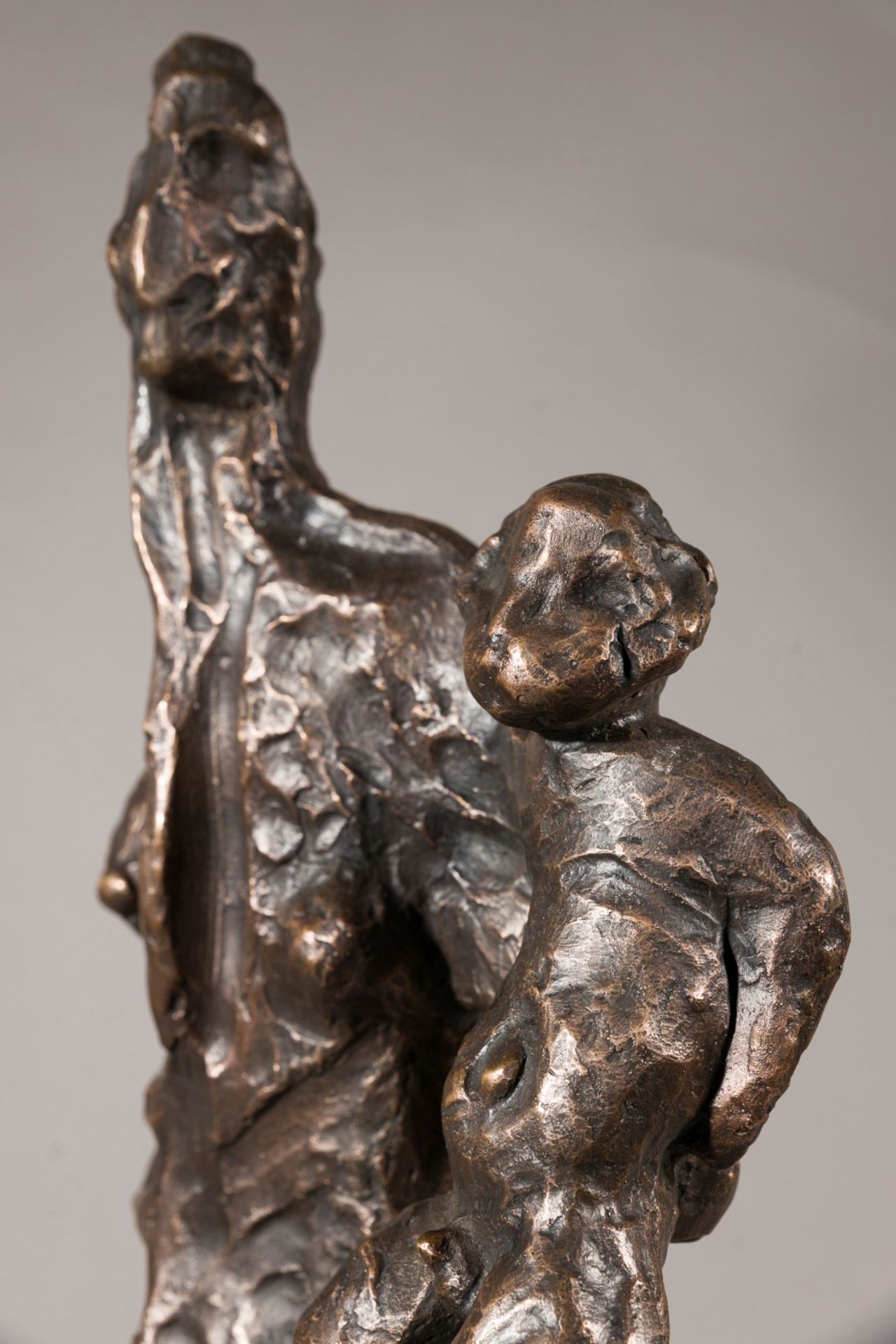 Reitter, Edmund (1904 - 2007) Mother and Child Bronze Casting Signed and numbered: 1/7 31,9 x 6,7 - Image 5 of 10