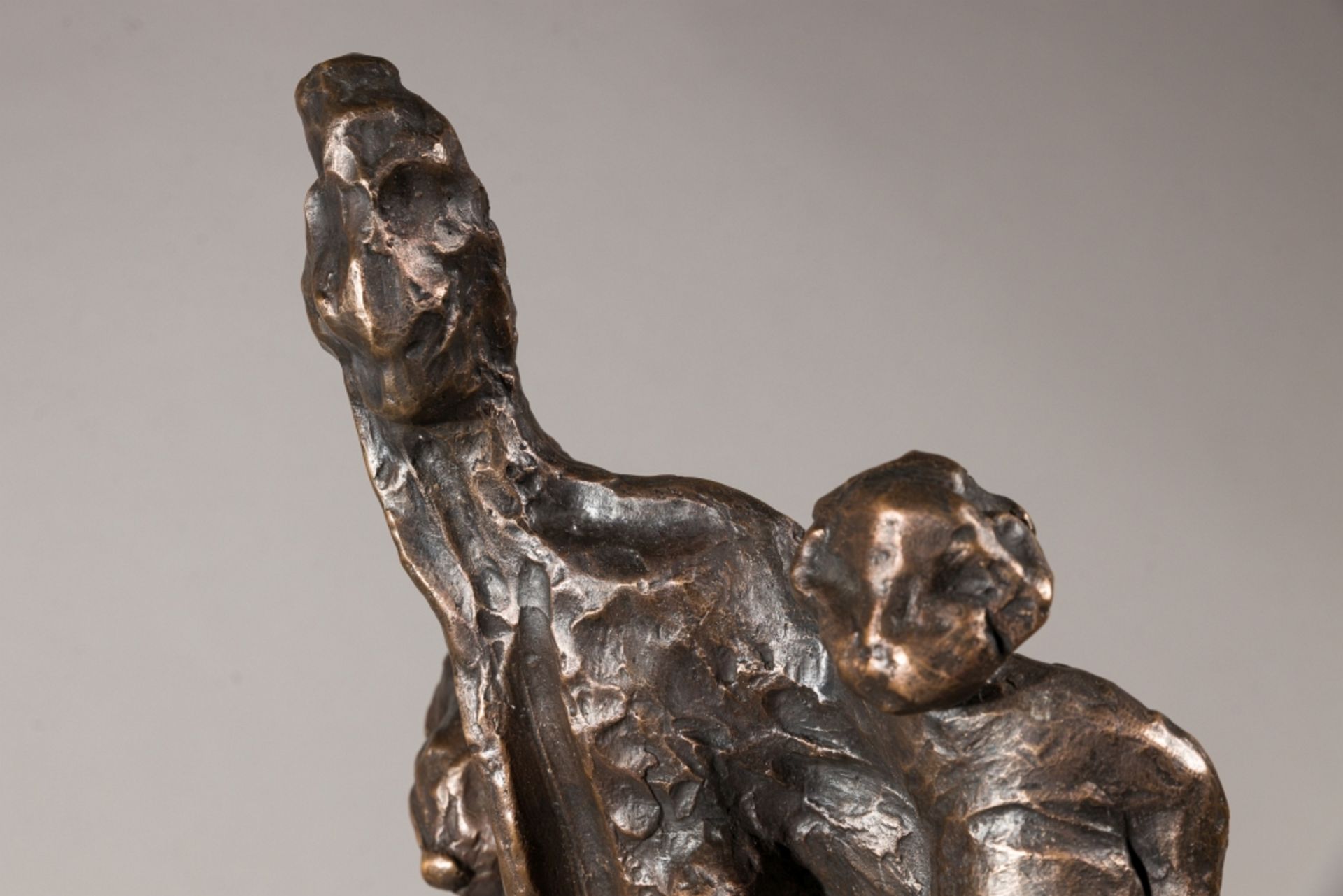 Reitter, Edmund (1904 - 2007) Mother and Child Bronze Casting Signed and numbered: 1/7 31,9 x 6,7 - Image 3 of 10