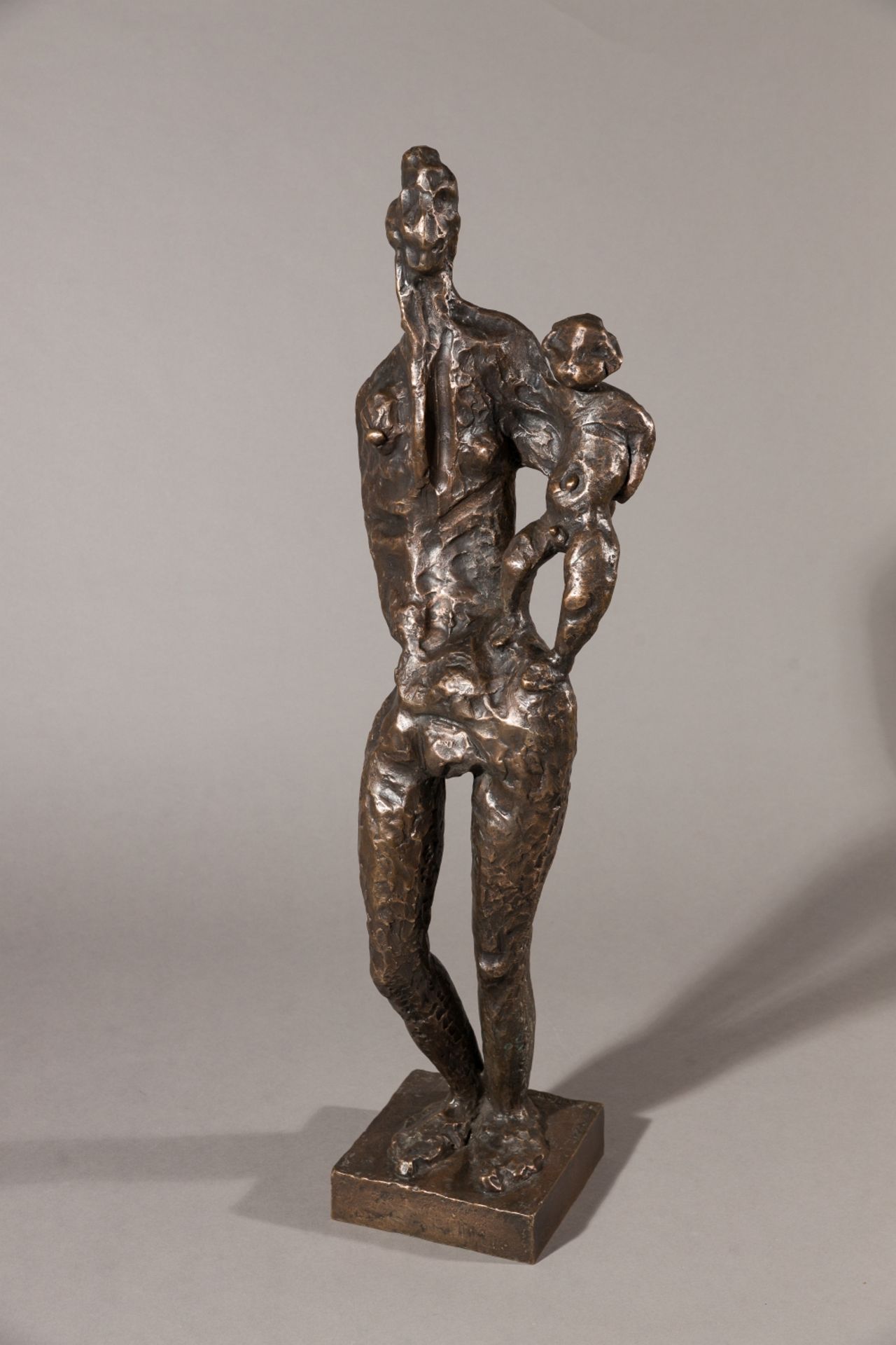 Reitter, Edmund (1904 - 2007) Mother and Child Bronze Casting Signed and numbered: 1/7 31,9 x 6,7