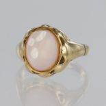 9ct yellow gold signet ring set with an oval sardonyx measuring approx. 9mm x 8mm, finger size N/