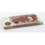 Fforde 10 Shillings (80) issued 1967, a bundle of consecutively numbered notes, serial C25N 562621 -