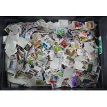 GB - large quantity of loose decimal postage, mainly Commemoratives, face value £1275 approx (Qty)