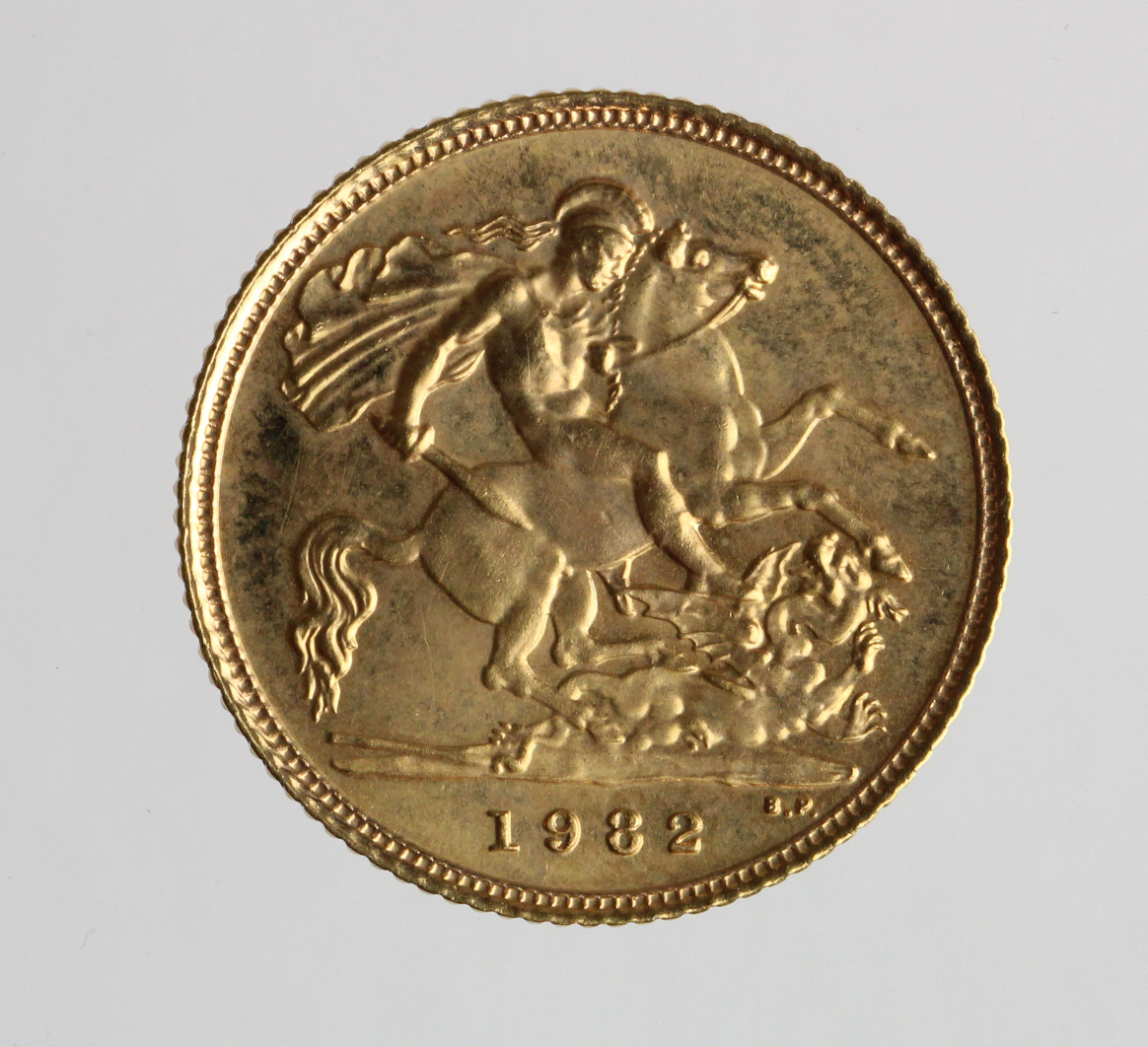 Half Sovereign 1982 AU - Image 2 of 2