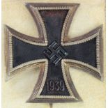 German 1st class Iron Cross in fitted case (3x piece, magnetic Iron core)