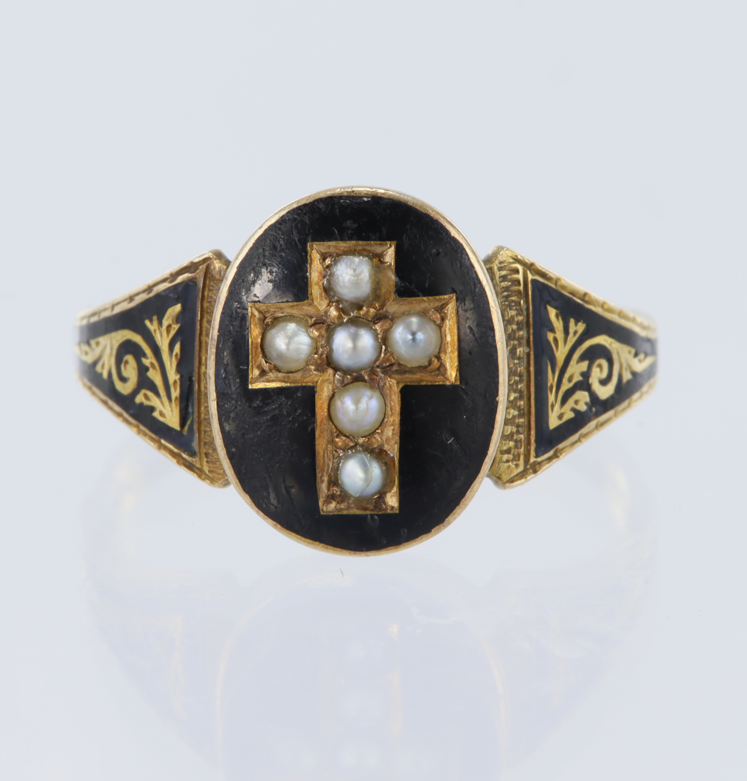 15ct Makers mark H&S, mourning ring, set with 6 seed pearls & black enamel. Oval table size
