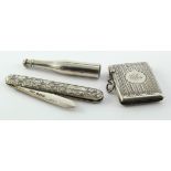 Mixed lot of silver items comprising a silver vesta case hallmarked Birm 1918, a silver pen-