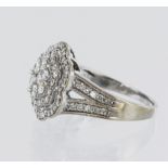 18ct yellow gold daisy ring, set with 81 diamonds, an estimated total weight of 1.5ct, finger size