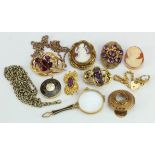 Jewellery. A group of 9ct Gold and yellow metal jewellery pieces, including 9ct locket & chain,