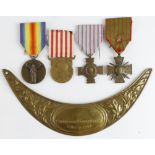 WW1 French medals x4 and veterans helmet plate.