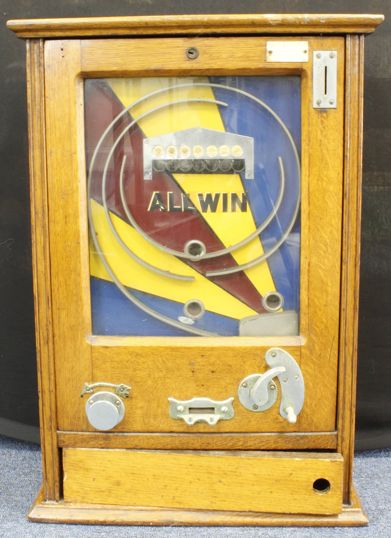 All Win penny slot machine, mechanism appears to be working, key missing, height 65cm, width 45cm,