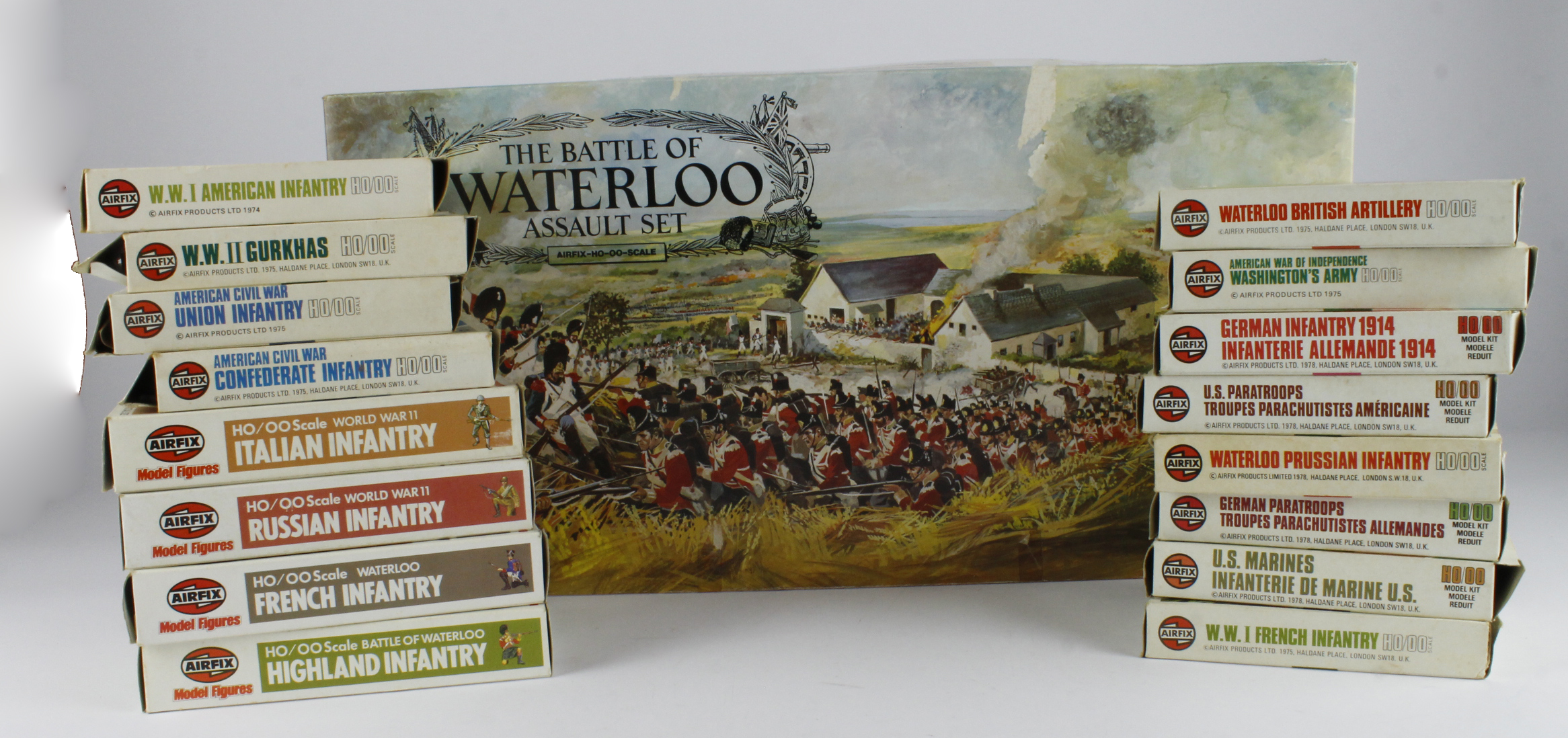 Airfix. Seventeen boxed Airfix Military soldier packs, including The Battle of Waterloo Assault