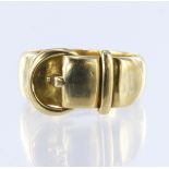 18ct yellow gold buckle ring, hallmarked London 1990, buckle 11.5mm, width finger size T/U, weight