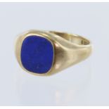 9ct yellow gold lapiz lazuli signet ring, cushion cut lapis lazuli measures 10mm x 9.7mm, graduating