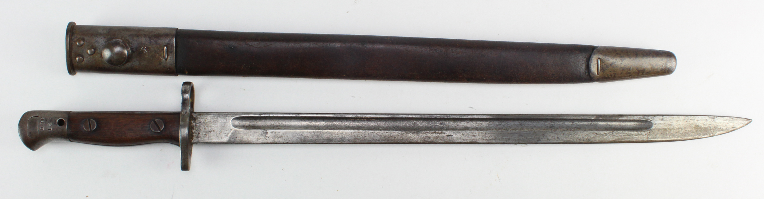 Bayonet P'07 WW1 SMLE, pommel Regimentally marked to the Royal Fusiliers (R.F.). Matching number '