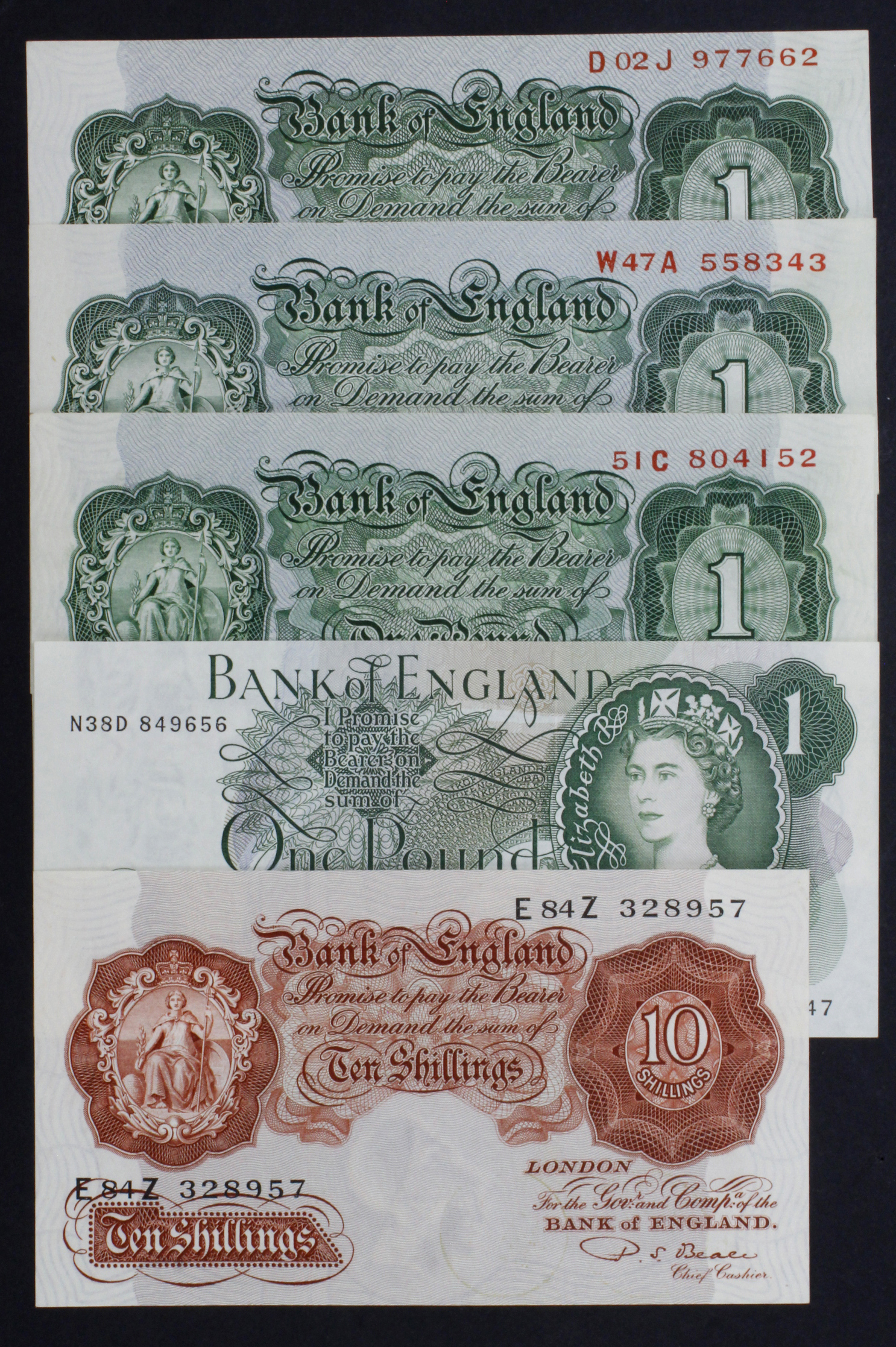 Bank of England (5), a small group of very high grade notes, Peppiatt 1 Pound issued 1934 serial 51C