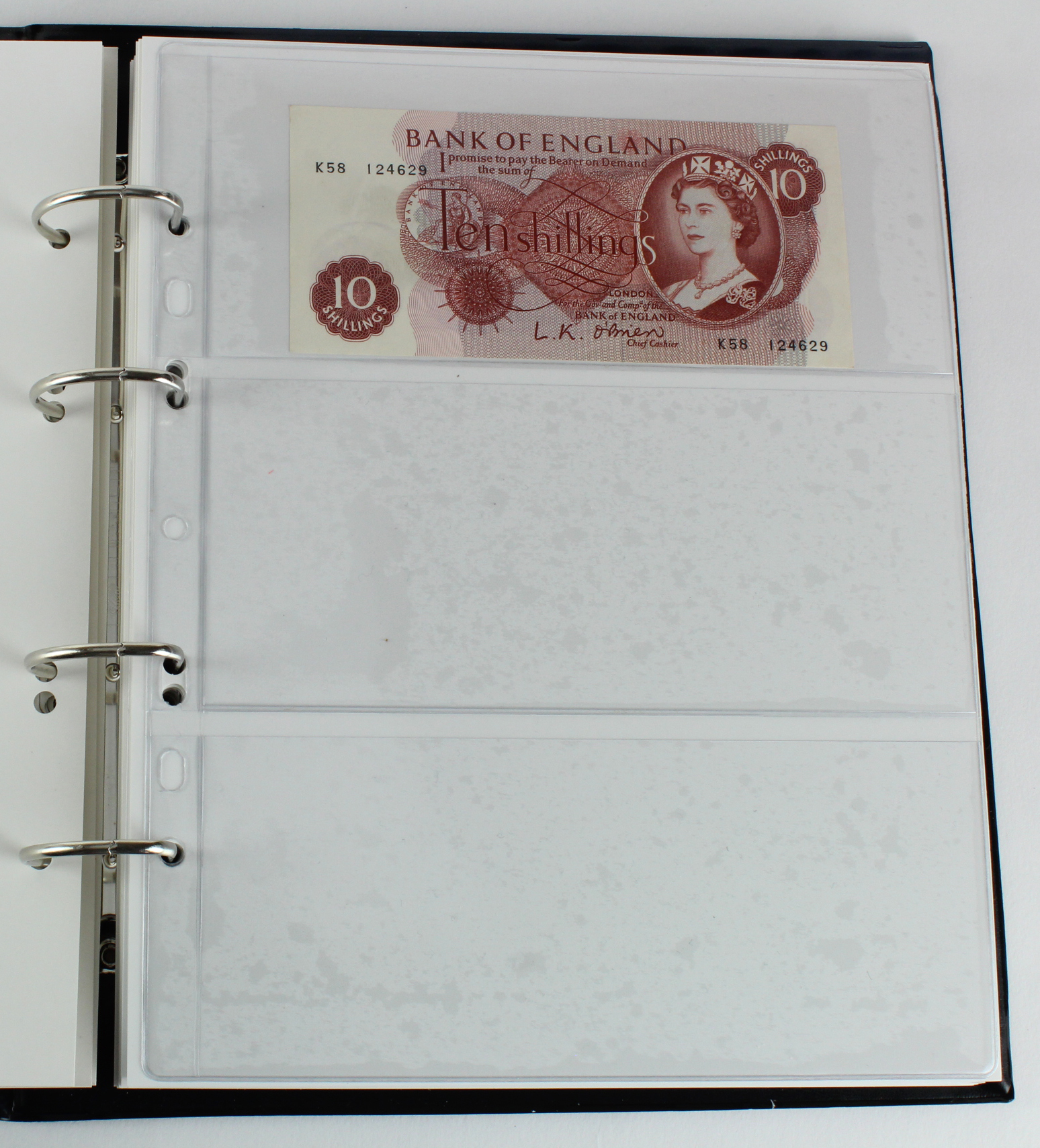 Bank of England (49), a collection of 10 Shillings and 1 Pounds in an album, O'Brien 10 Shillings ( - Image 5 of 18