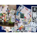 Trade cards, Football, accumulation of approx. 1500 cards all football related many different