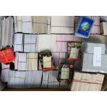 Trade cards, Football, a large accumulation of modern trade cards, part sets in heavy duplication