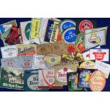 Beer labels, USA, a comprehensive mixed selection of approx. 100 labels, various shapes & sizes,