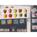 Stamps, GB QEII collection of presentation and year packs 1970s-1990s with duplication. 300+
