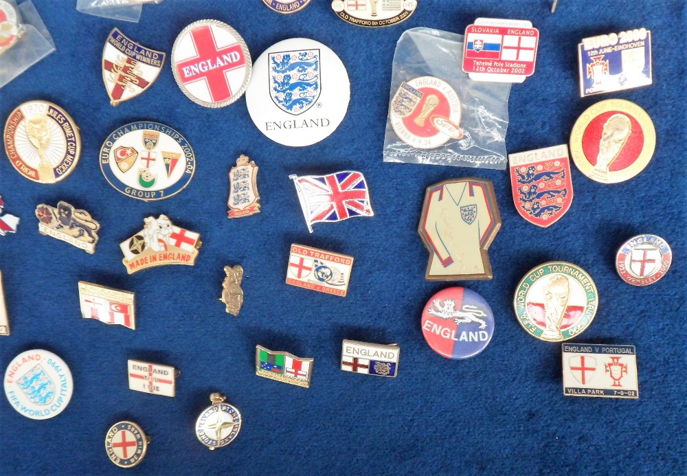 Football badges, a collection of approx. 90 enamel, tin and plastic badges all England related - Image 4 of 5