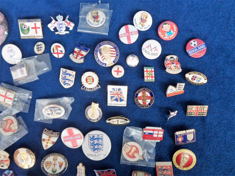 Football badges, a collection of approx. 90 enamel, tin and plastic badges all England related - Image 3 of 5