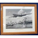 Photograph, Aviation, a photograph measuring approx. 19" x 25", including frame, of the huge '