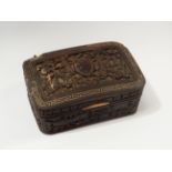 A fine early 19th century Chinese Canton carved tortoiseshell snuff box with panels depicting