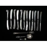 Silver pistol grip and other butter knives - Six pistol grip, six others, a silver pickle fork, a .