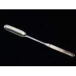 A silver marrow scoop, London 1727, indistinct maker's marks, length 23.8cm, weight 44.2g.