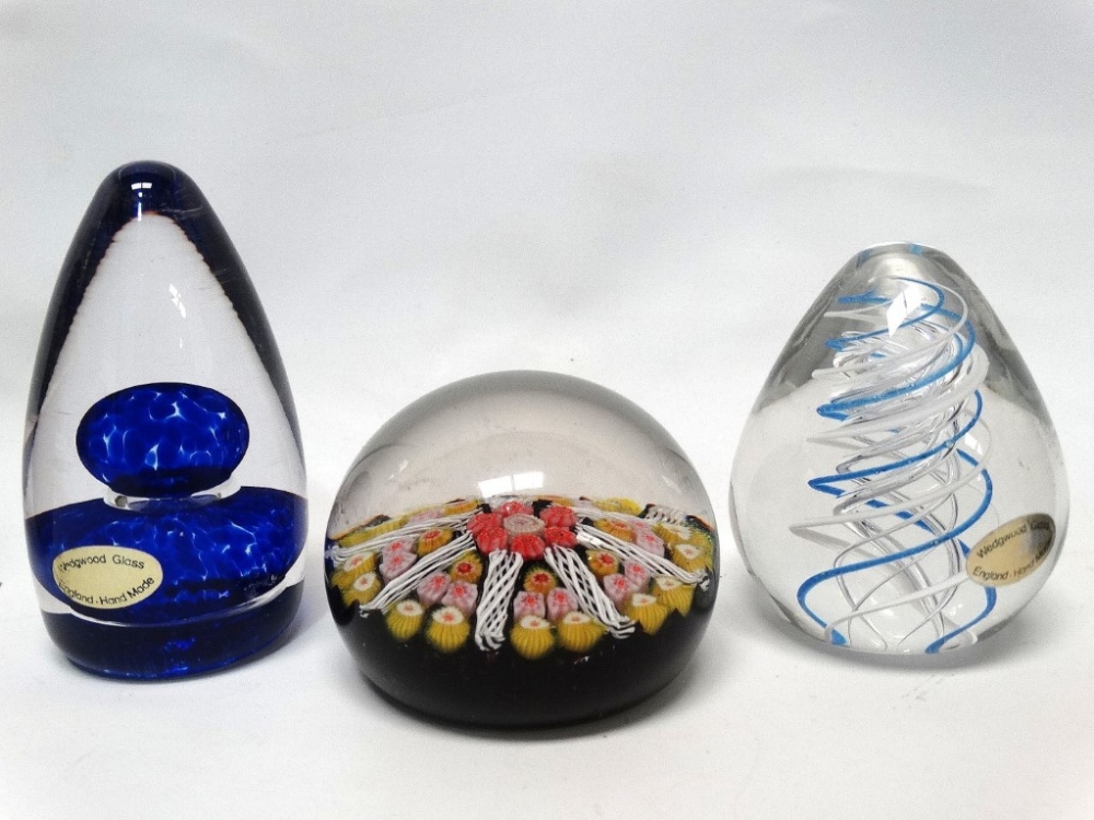 Glass paperweights - Five paperweights, three marked Wedgwood and one marked Mdina and another, - Image 4 of 5