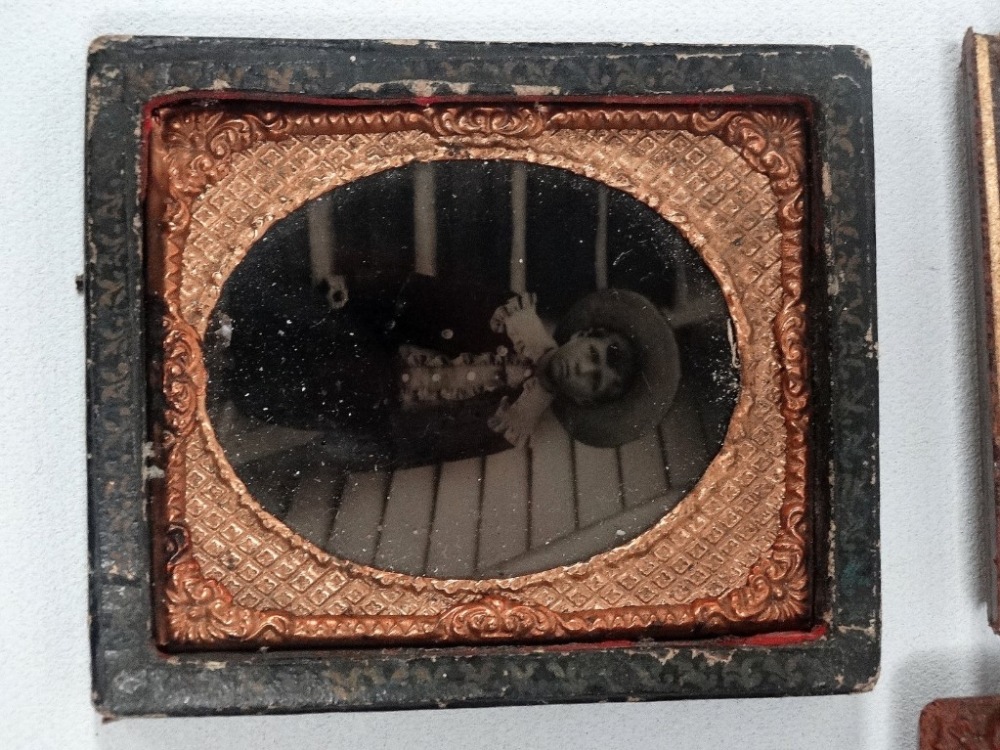 Eight ninth-plate ambrotype portraits, miscellaneous subjects and cases. (8) - Image 2 of 4