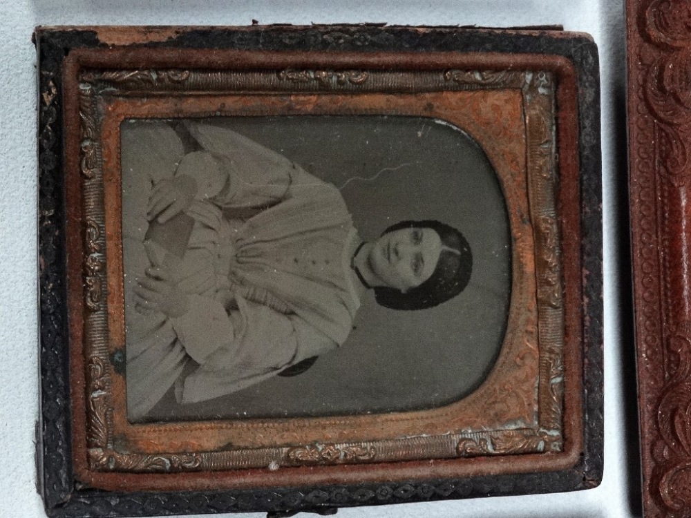 Eight ninth-plate ambrotype portraits, miscellaneous subjects and cases. (8) - Image 3 of 4