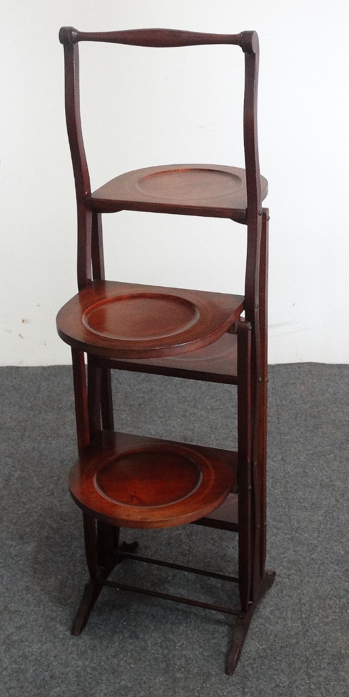 Early 20th century metamorphic cake stand - Folding stand with five shelves and boxwood stringing,