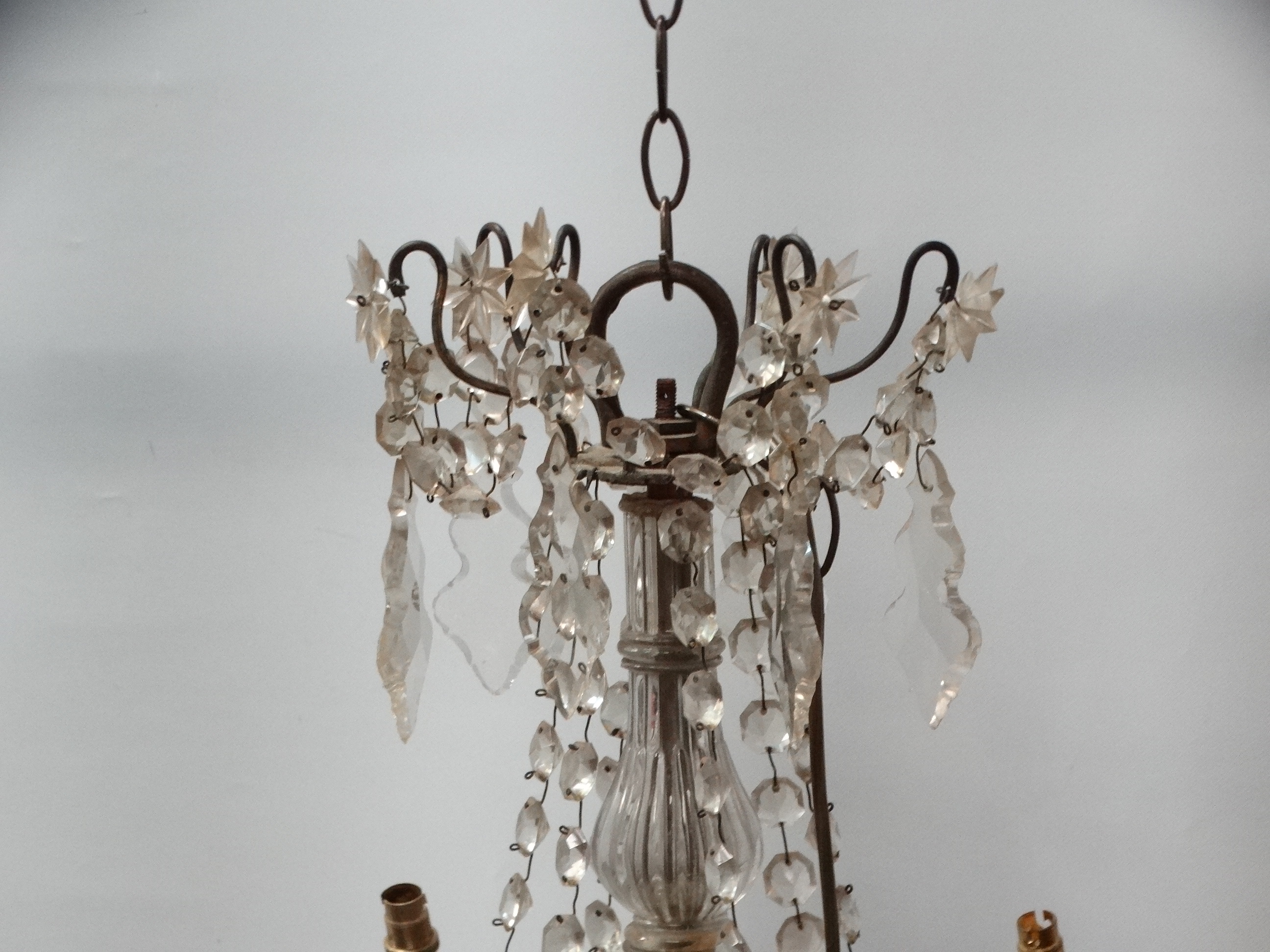 French Chandelier - An early 20th century six branch ceiling electrolier with glass droplet - Image 2 of 4